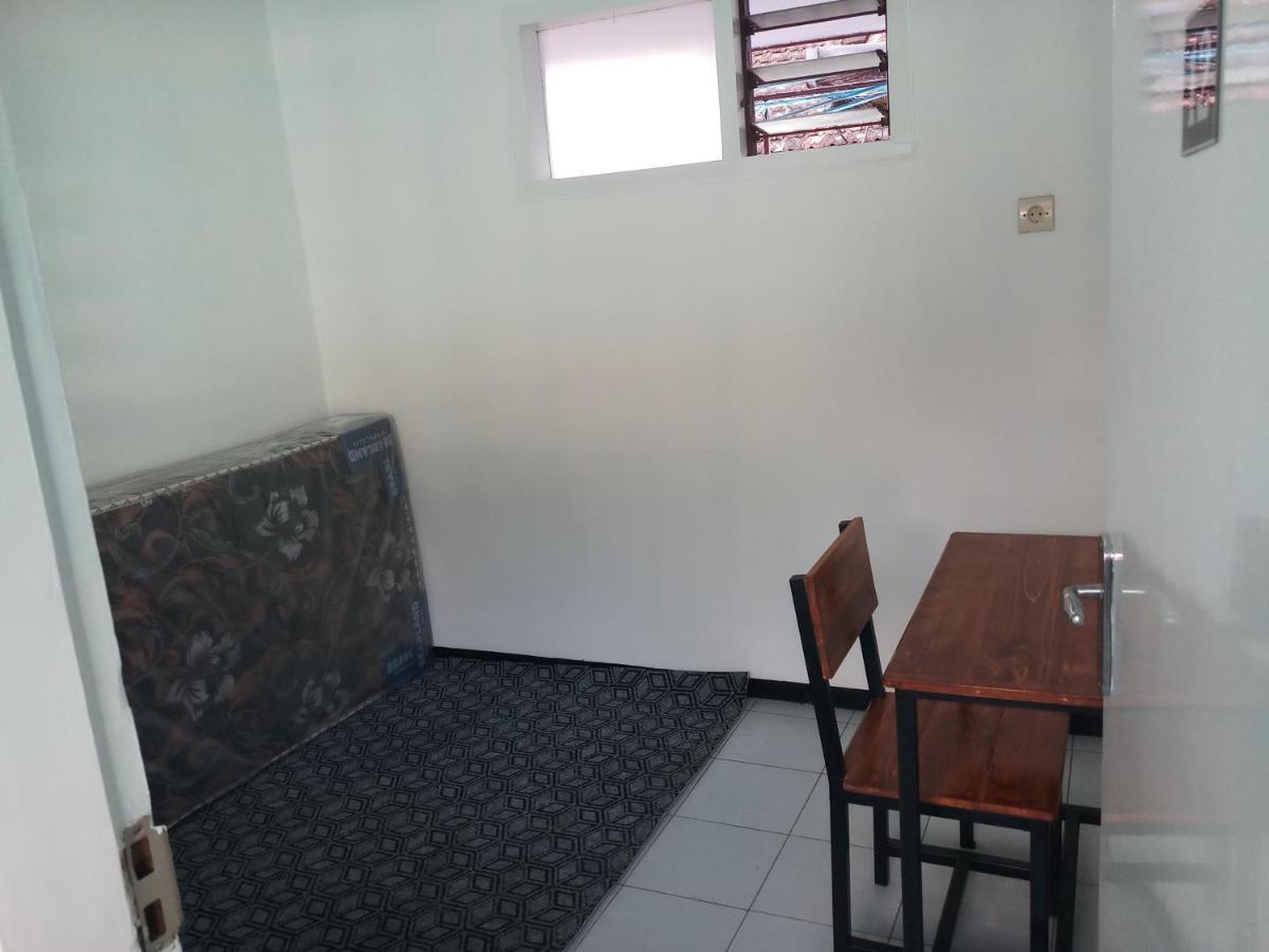 Welirang 20B Homestay - Max 2 Orang Per Kamar Malang Exteriör bild